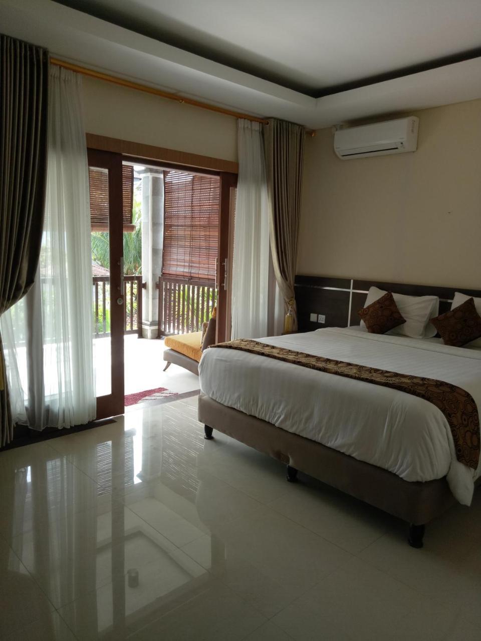 The Surya Kuta Villa Ngoại thất bức ảnh